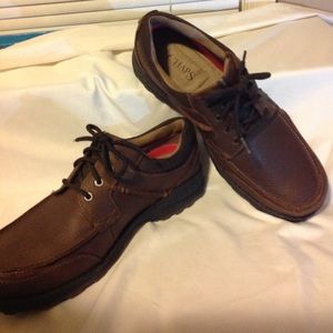 CHAPS brown leather Men's size 9.5M Rugged Lace Up